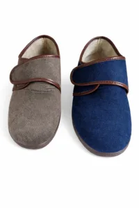 Zapato ancho hombre en velcro terciopelo