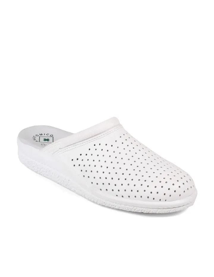 Zueco sanitario anatómico en piel blanca marca JAVER-Postigo con perforaciones