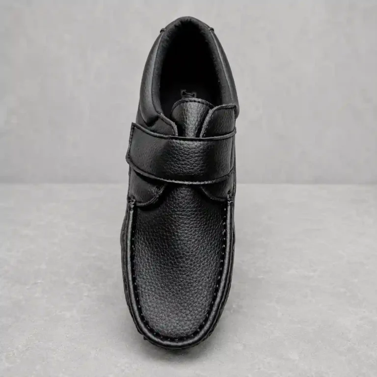 Zapato de polipiel negro con velcro para pies anchos o con juanetes